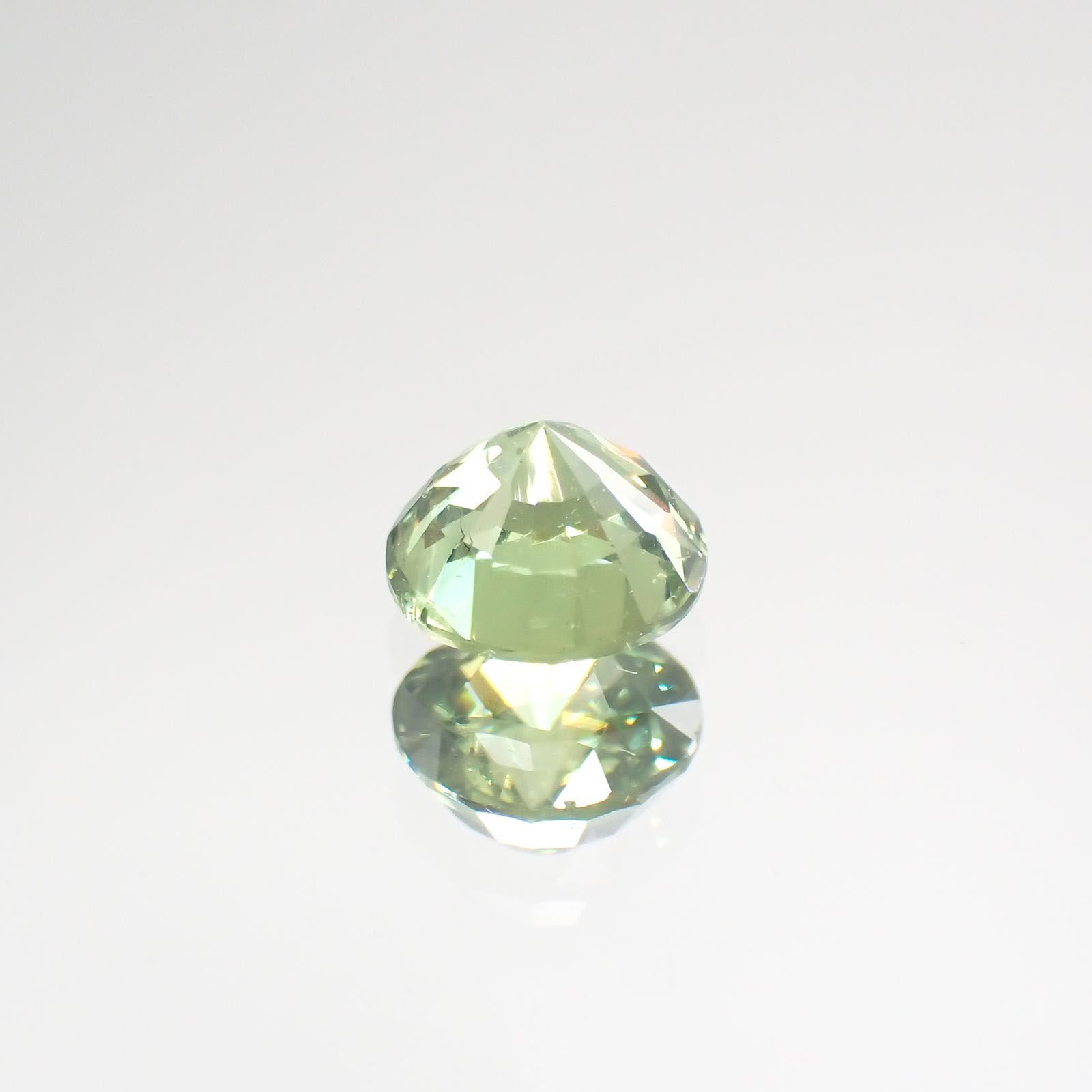 デマントイドガーネット（宝石名デマントイド・ガーネット） ナミビア産 0.78ct 識別済 5.1×5.1mm前後