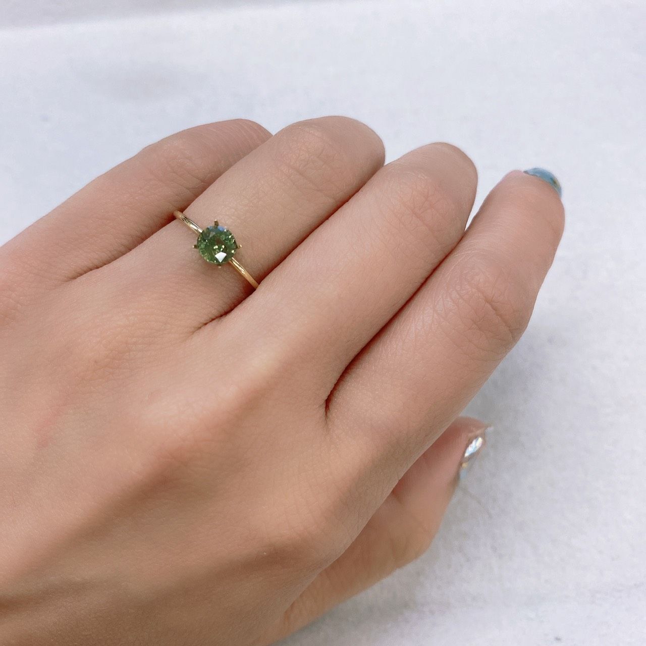 デマントイドガーネット（宝石名デマントイド・ガーネット） ナミビア産 0.78ct 識別済 5.1×5.1mm前後