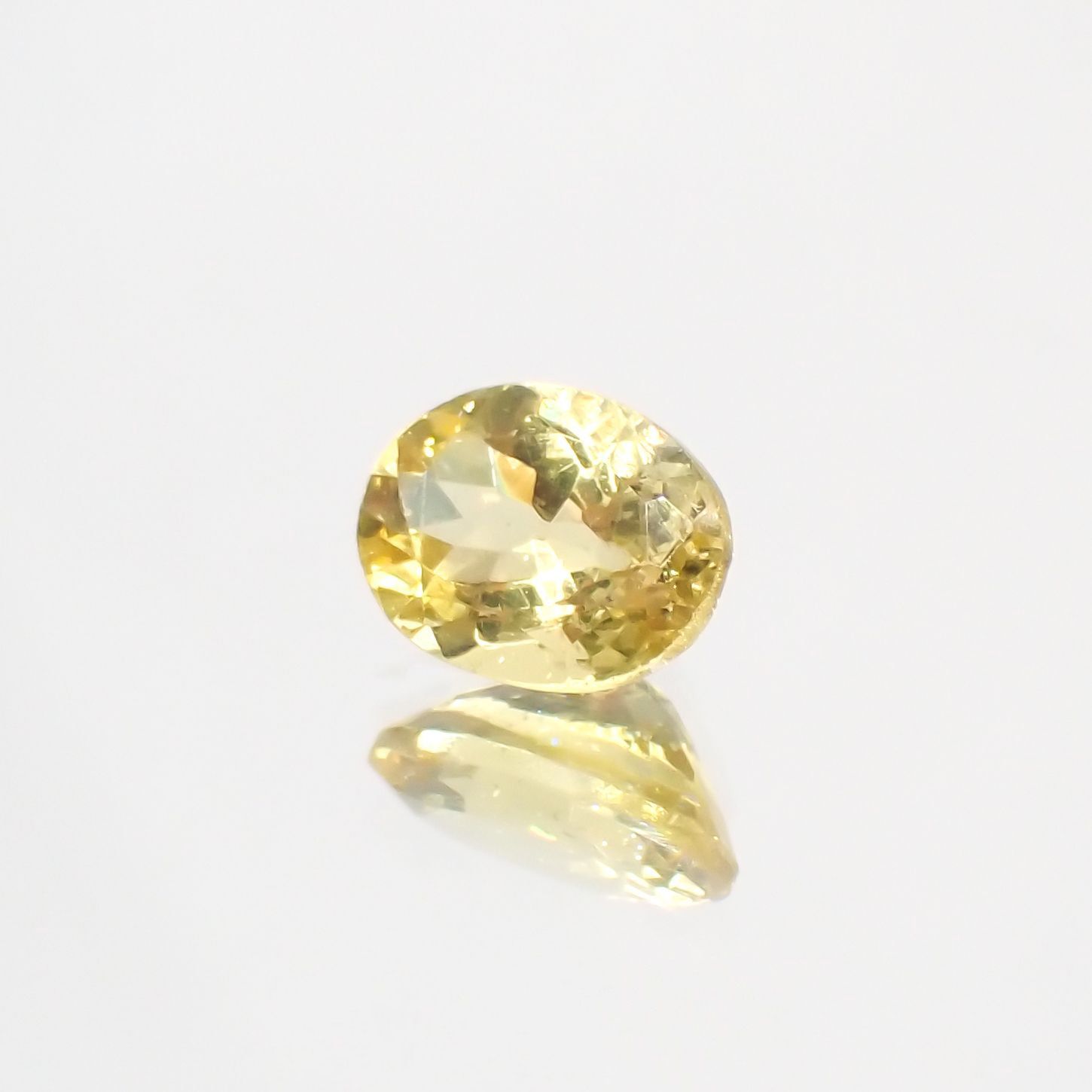 レモンイエローアパタイト（宝石名アパタイト） メキシコ産 1.41ct 識別済 8.1×6.1mm前後