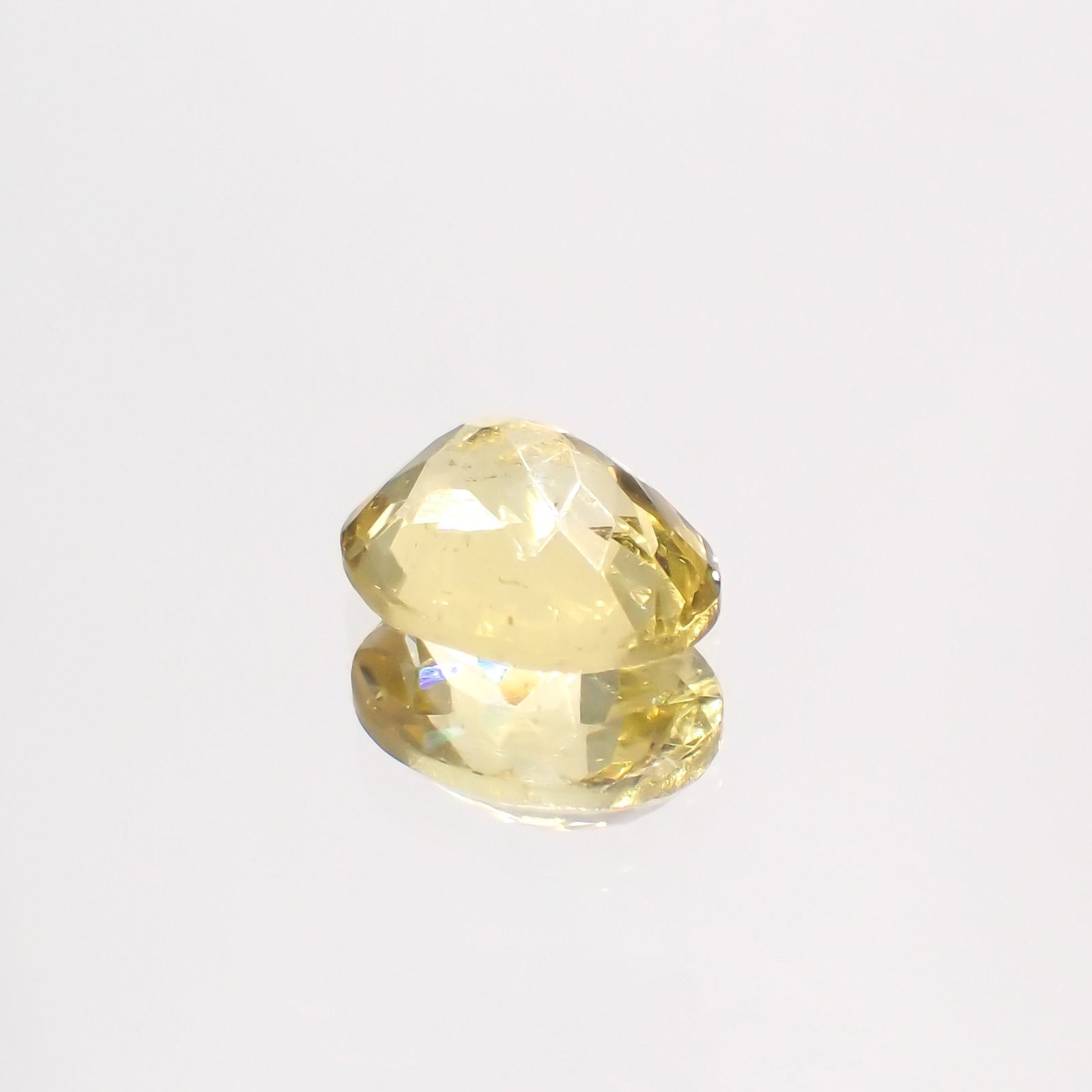 レモンイエローアパタイト（宝石名アパタイト） メキシコ産 1.41ct 識別済 8.1×6.1mm前後