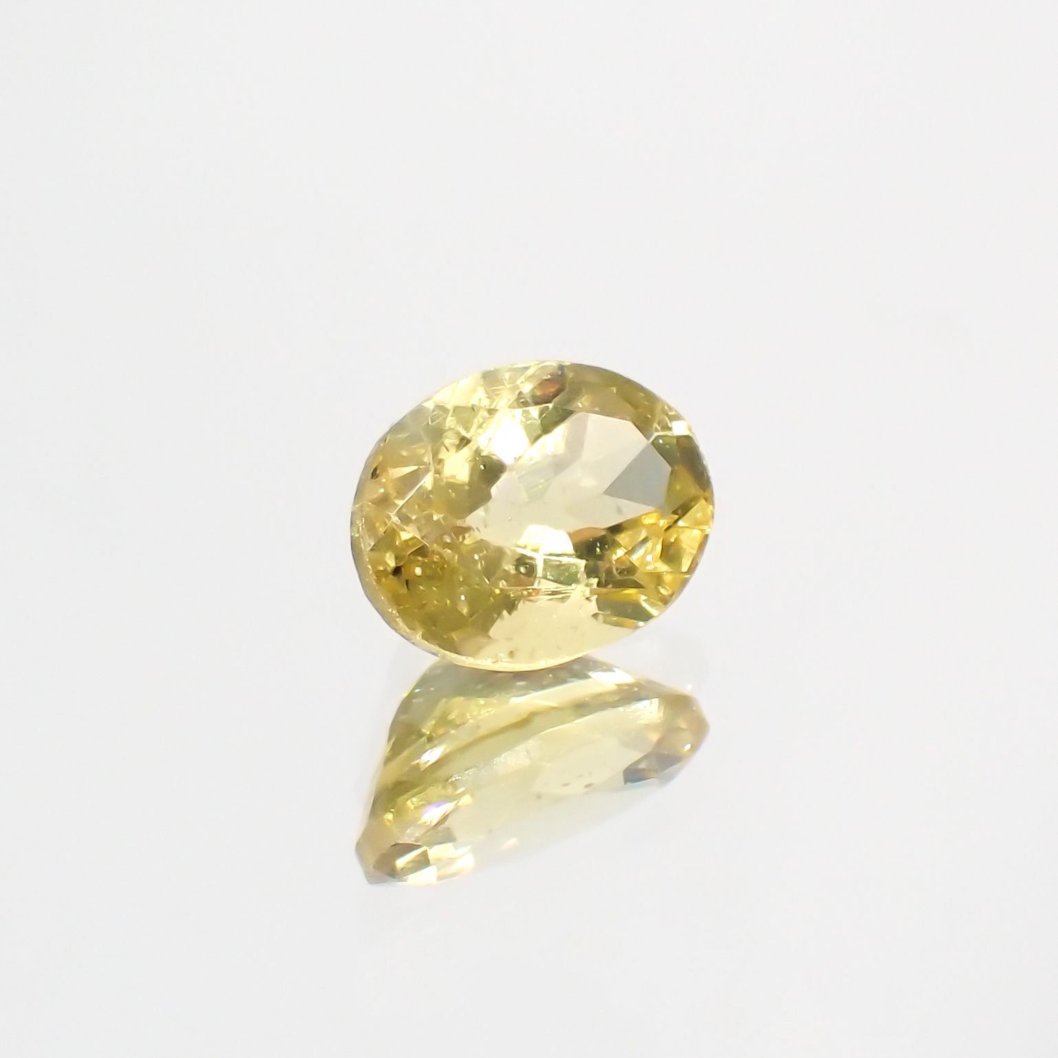 レモンイエローアパタイト（宝石名アパタイト） メキシコ産 1.41ct 識別済 8.1×6.1mm前後