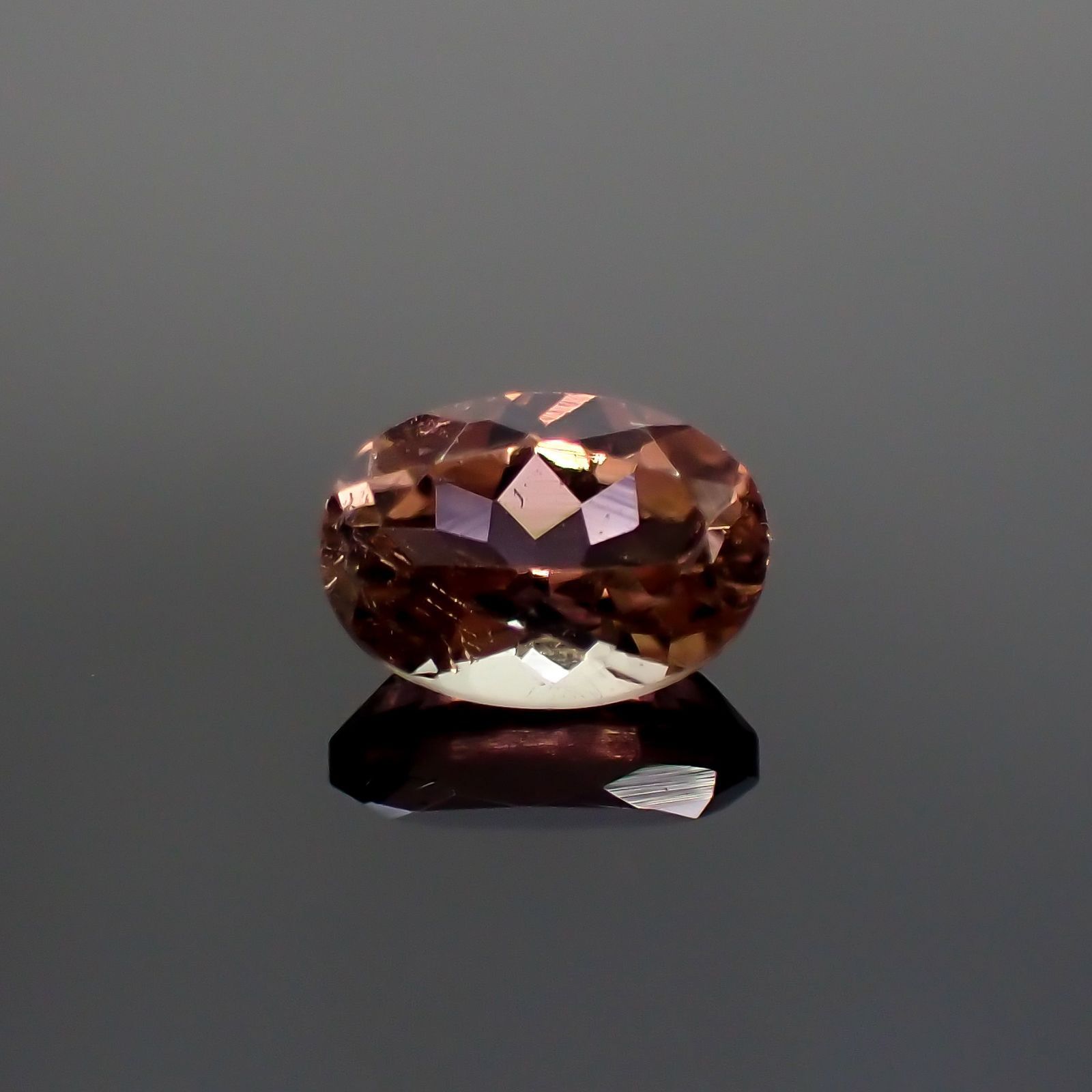 ピンクトルマリン（宝石名ピンク・トルマリン） ブラジル/アフリカ産 0.83ct 識別済 6.9×4.9mm前後