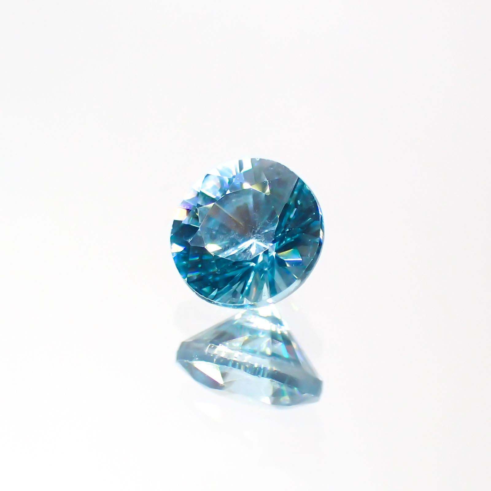 ブルージルコン（宝石名ジルコン）カンボジア産 0.75ct 識別済 5×4.9mm前後