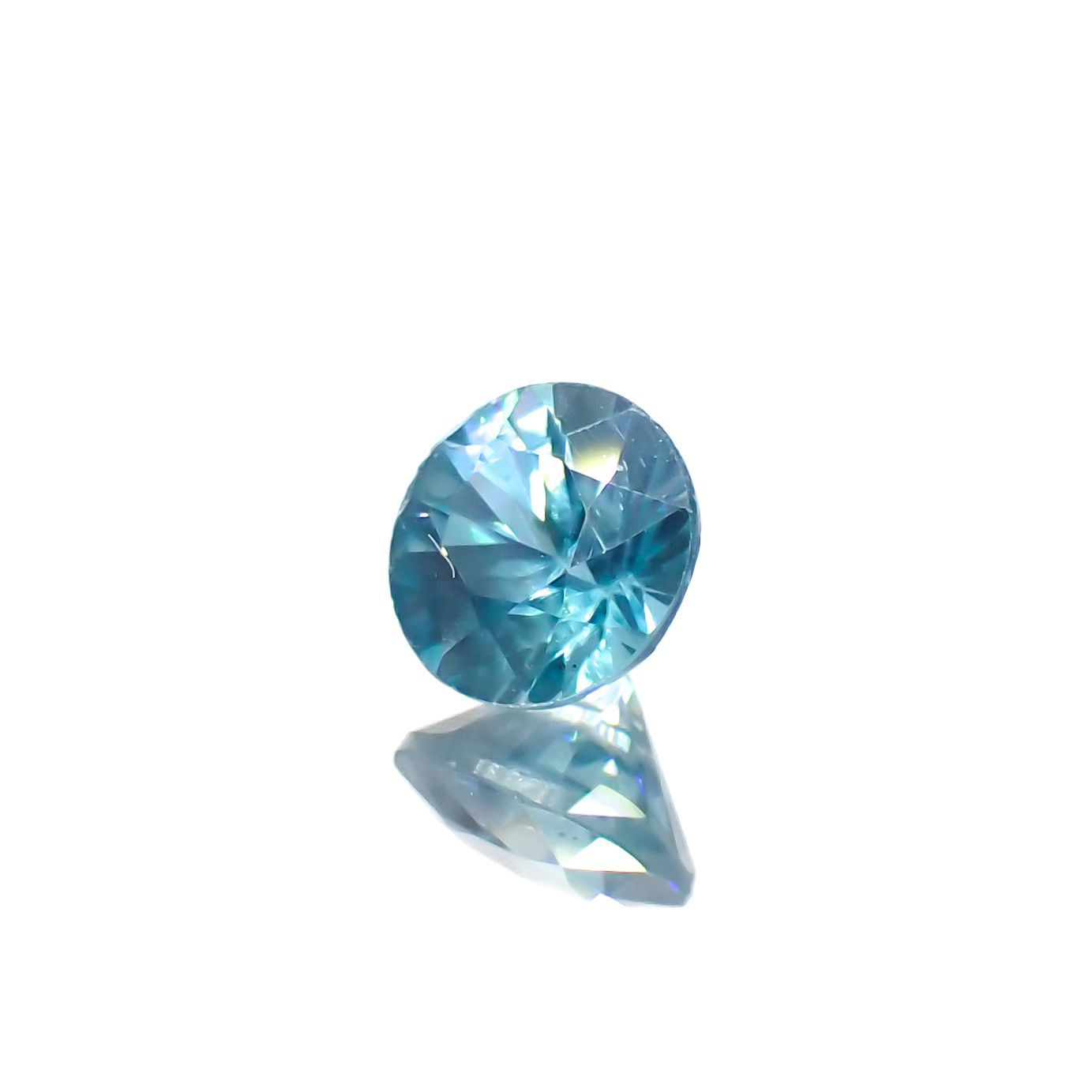 ブルージルコン カンボジア産 0.74ct 5×4.9mm前後