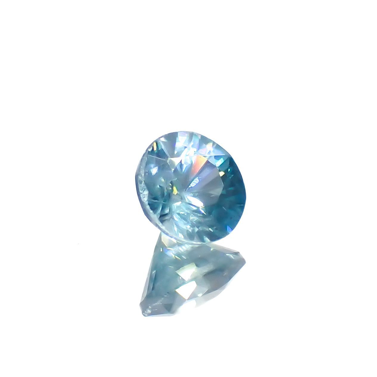 ブルージルコン カンボジア産 0.74ct 5×4.9mm前後