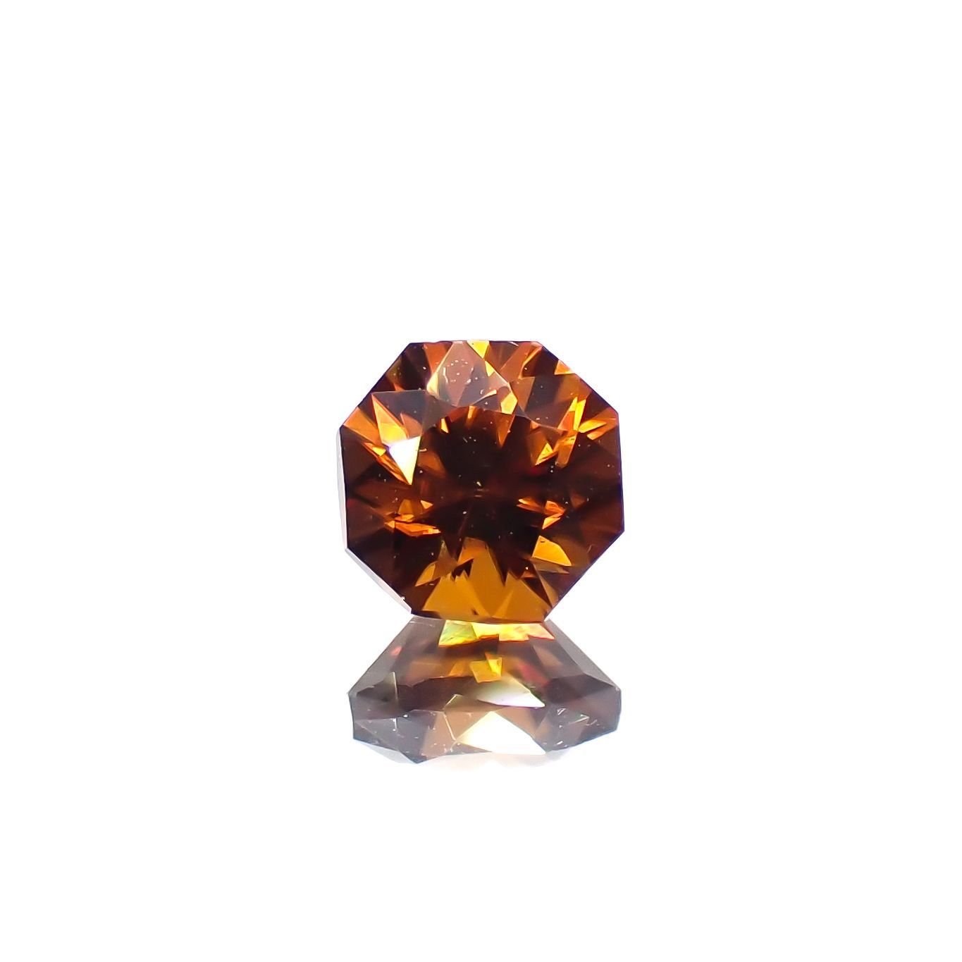 ◇オクタゴンカット◇オレンジジルコン（宝石名ジルコン）スリランカ/カンボジア産 0.87ct 識別済 5×4.9mm前後