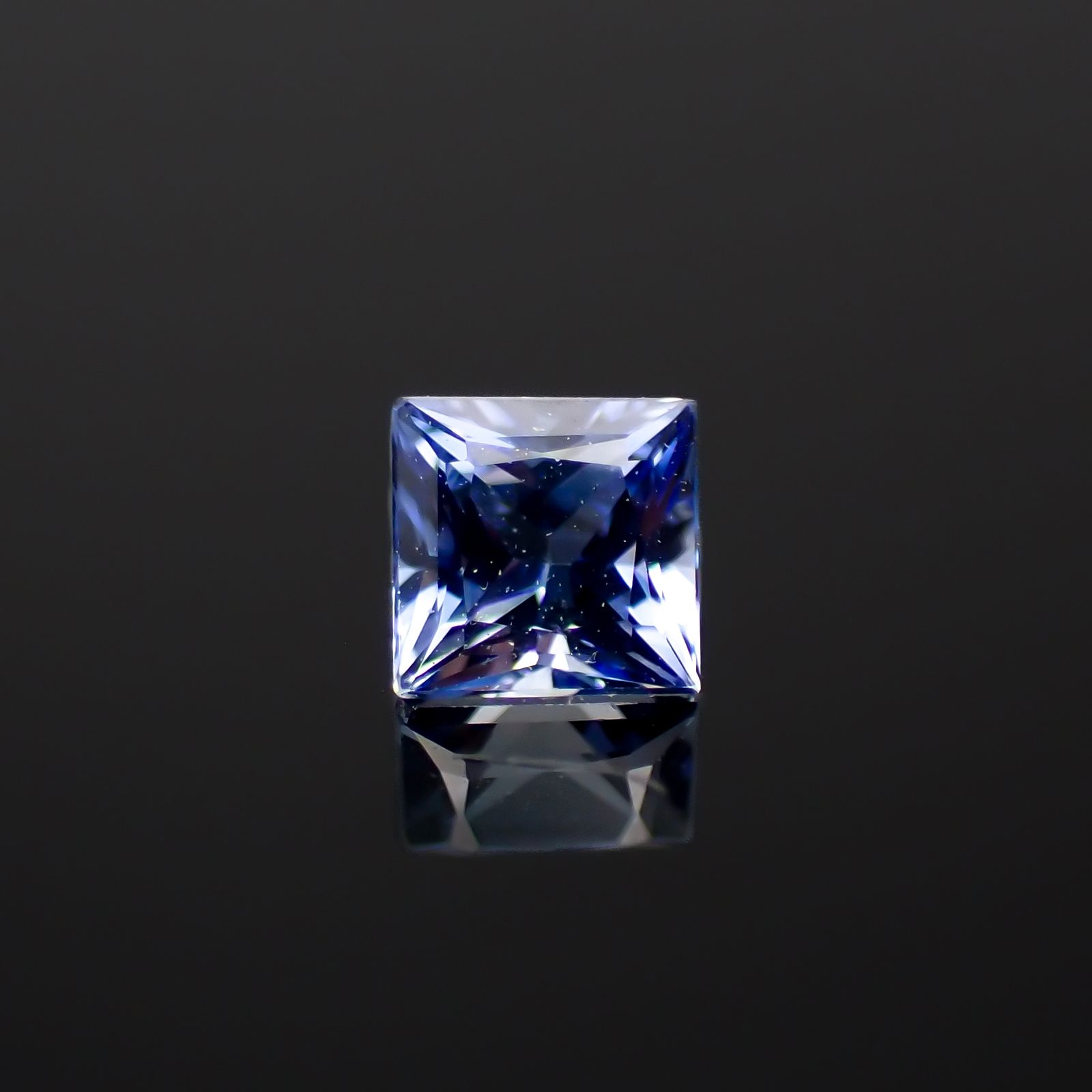 ◇プリンセスカット◇サファイア（宝石名サファイア）スリランカ産 0.23ct 識別済 3.2×3.2mm前後