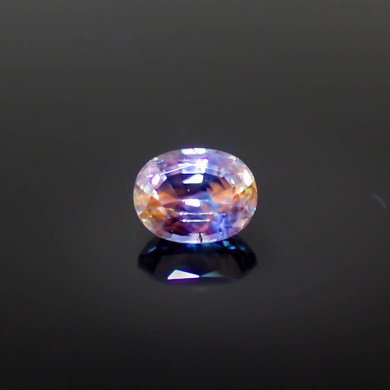 アイスブルーサファイア スリランカ産 0.36ct 4.5×3.5mm前後