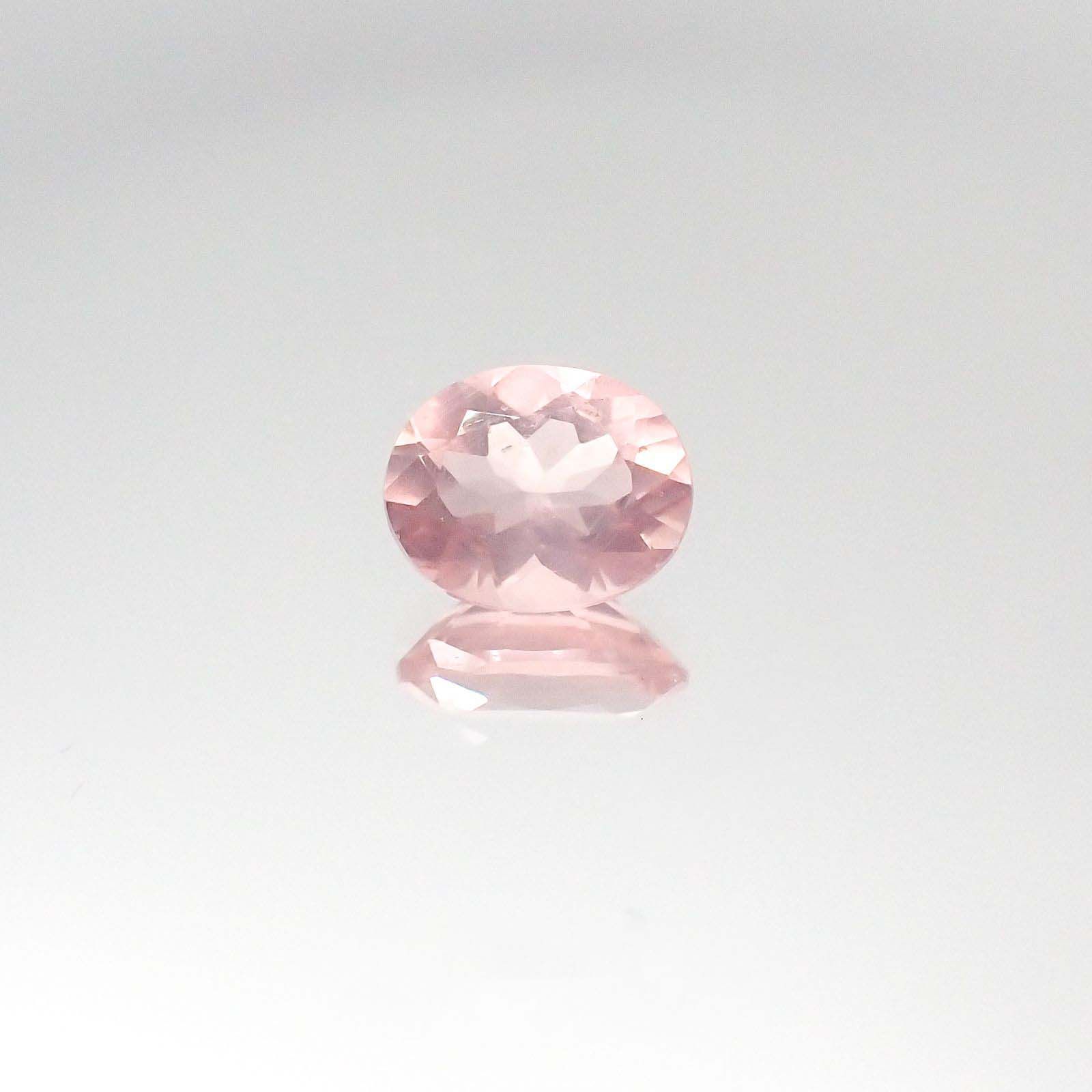 ディープローズクォーツ（宝石名ローズ・クォーツ）モザンビーク産 0.70ct 識別済 6.7×5.4mm前後