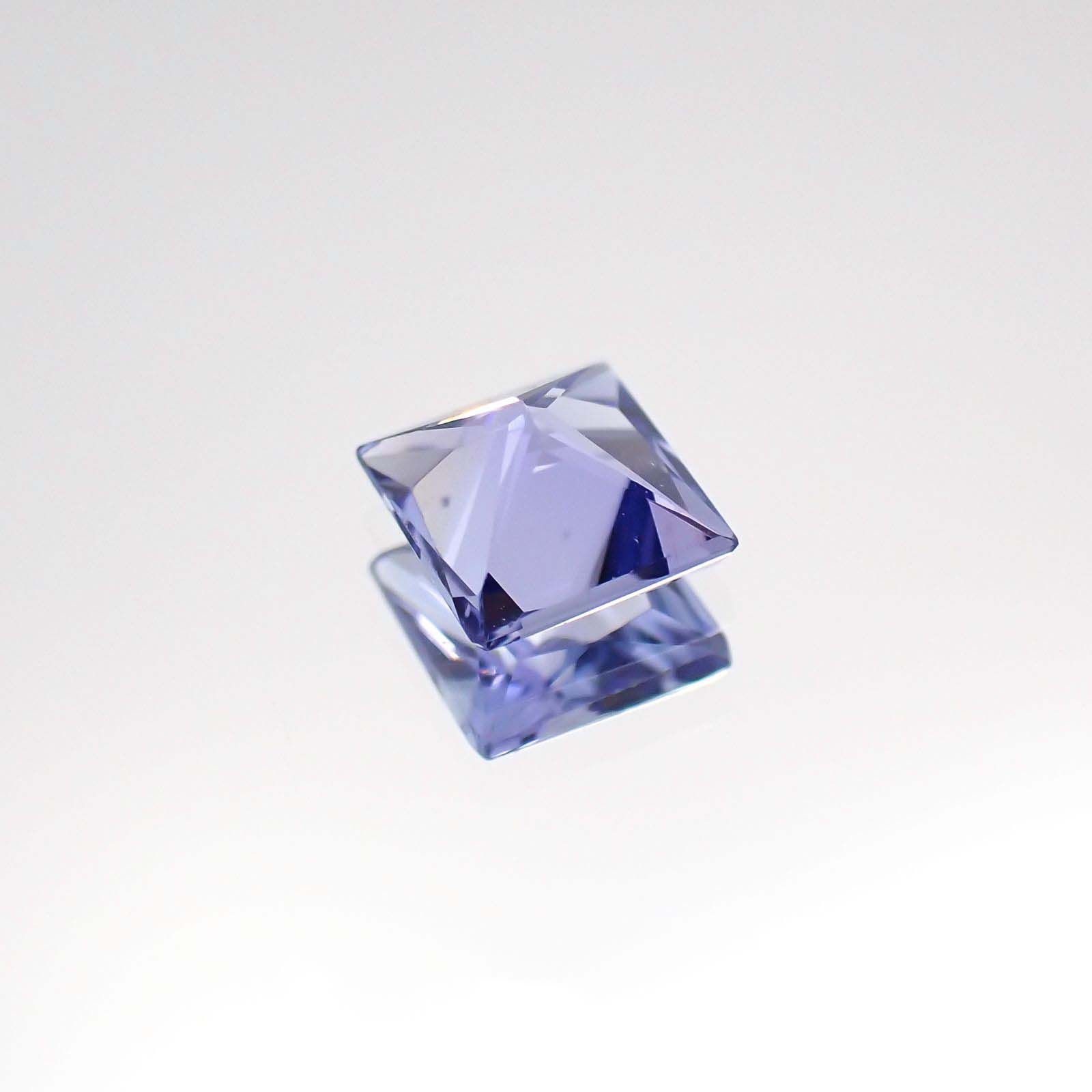 ◇プリンセスカット◇タンザナイト（宝石名タンザナイト）タンザニア産 0.60ct 識別済 4.9×4.9mm前後