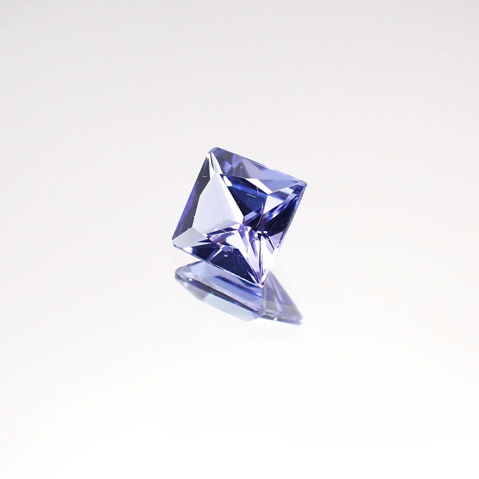 ◇プリンセスカット◇タンザナイト（宝石名タンザナイト）タンザニア産 0.60ct 識別済 4.9×4.9mm前後