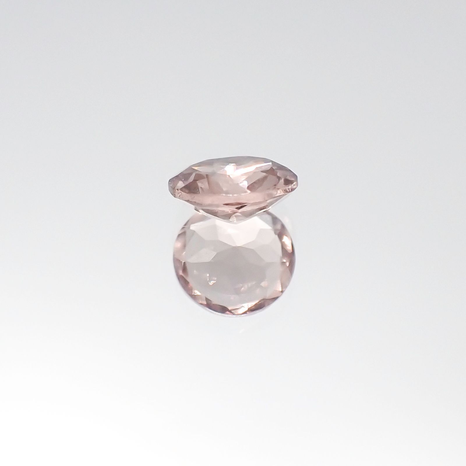 カラーチェンジマラヤガーネット（宝石名ガーネット）タンザニア・マヘンゲ産 0.53ct 識別済 5.1×5.1mm前後