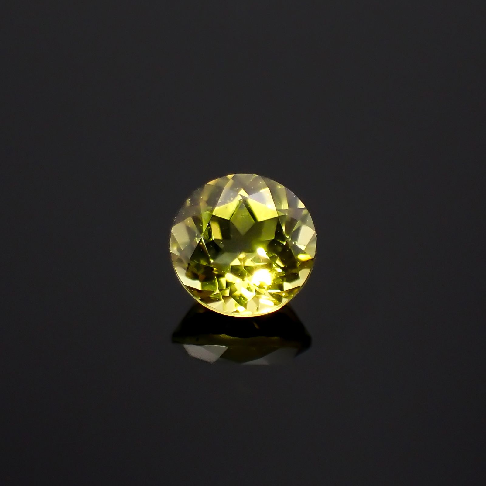 カナリートルマリン ザンビア・カナリー鉱山産 0.27ct 4×3.9mm前後