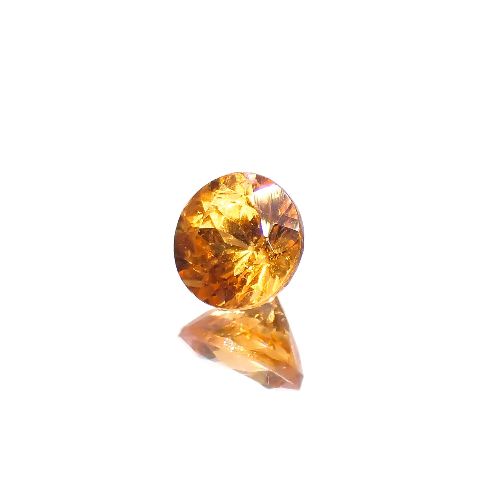 スペサルティンガーネット ナイジェリア産 0.70ct 5×5mm前後