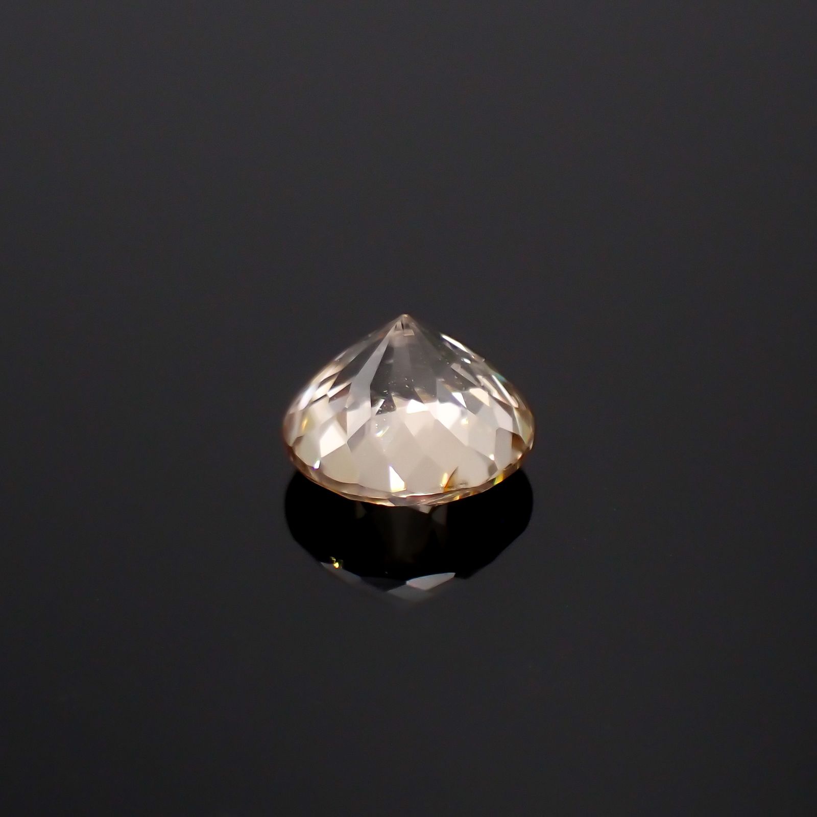 オレンジジルコン（宝石名ジルコン）スリランカ/カンボジア産 1.35ct 識別済 6.1×6.1mm前後