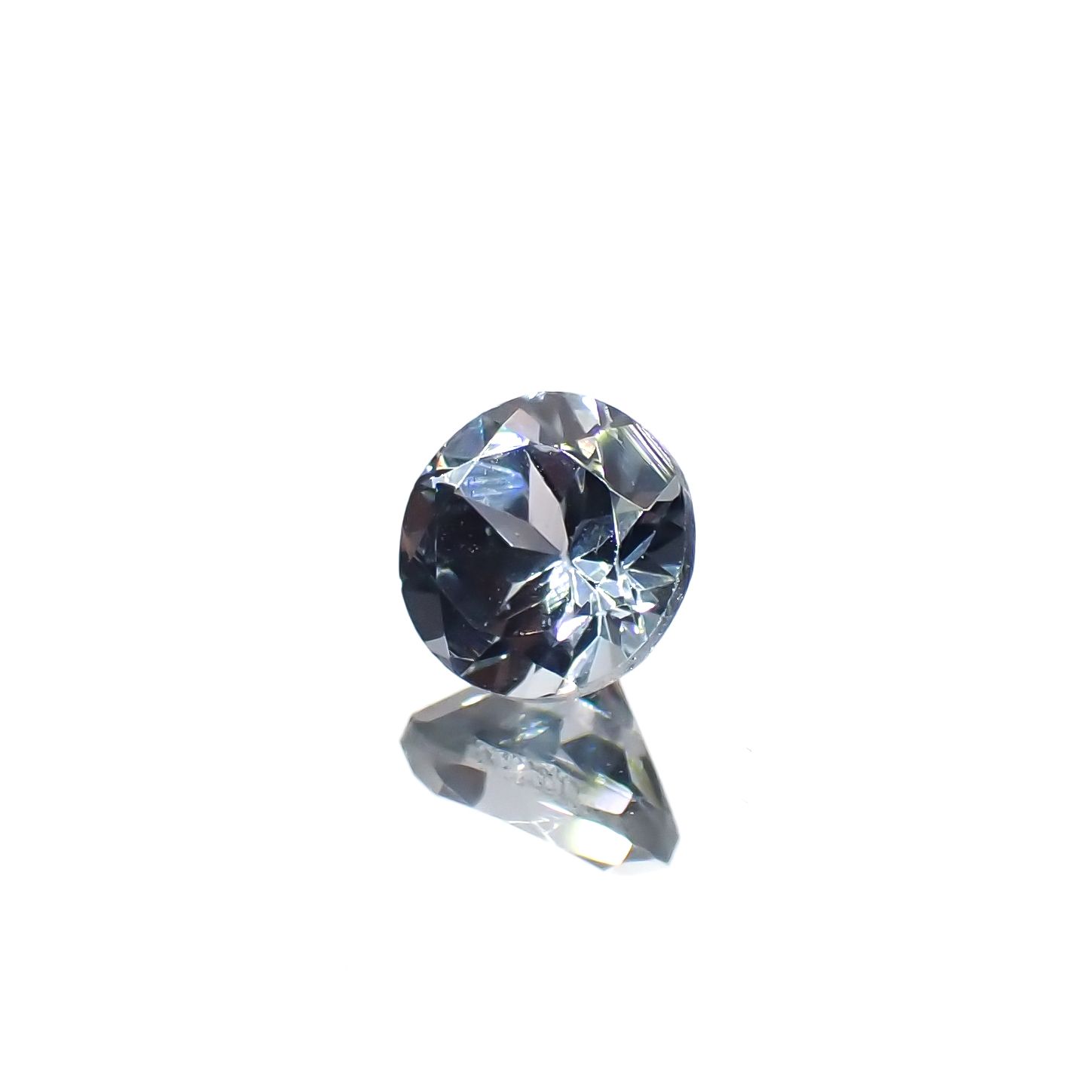 ブルーイッシュグレースピネル タンザニア産 0.65ct 5×5mm前後