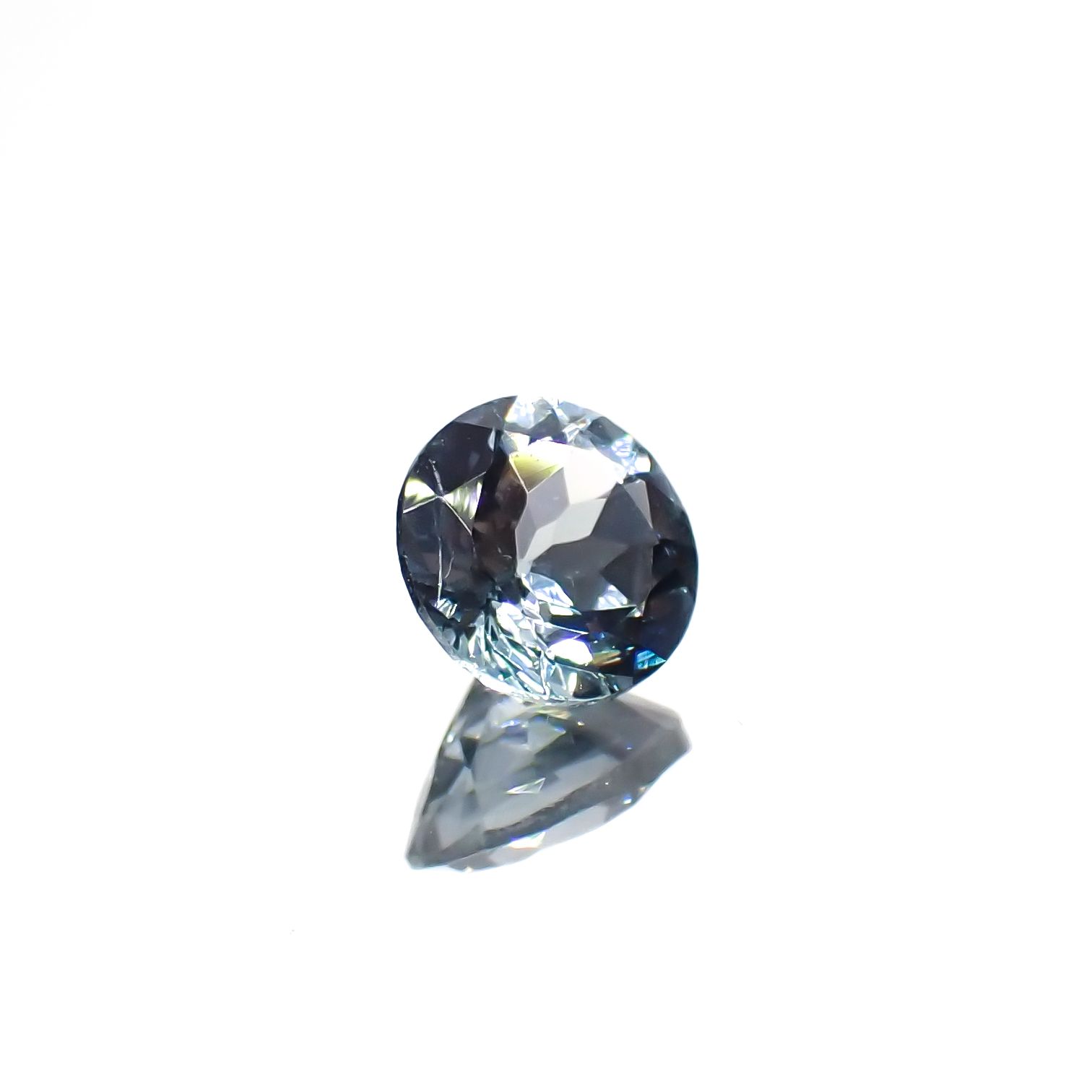 ブルーイッシュグレースピネル タンザニア産 0.52ct 4.9×4.9mm前後