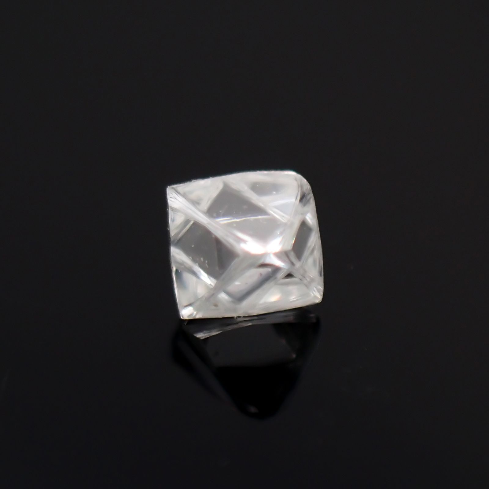ソーヤブルダイヤモンド 原石（トライゴンあり・薄/Trigon） ロシア産 0.087ct2.8x2.7mm前後