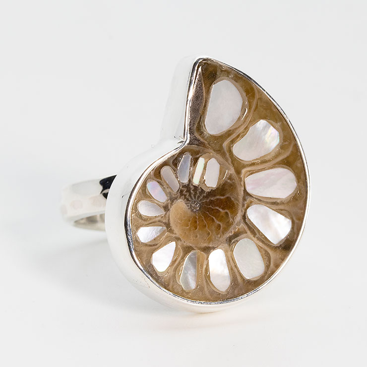 【一点もの】アンモナイト白蝶貝 象嵌 リング