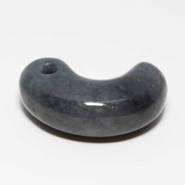 【一点もの】勾玉 糸魚川翡翠 黒 35mm【鑑別書付き】