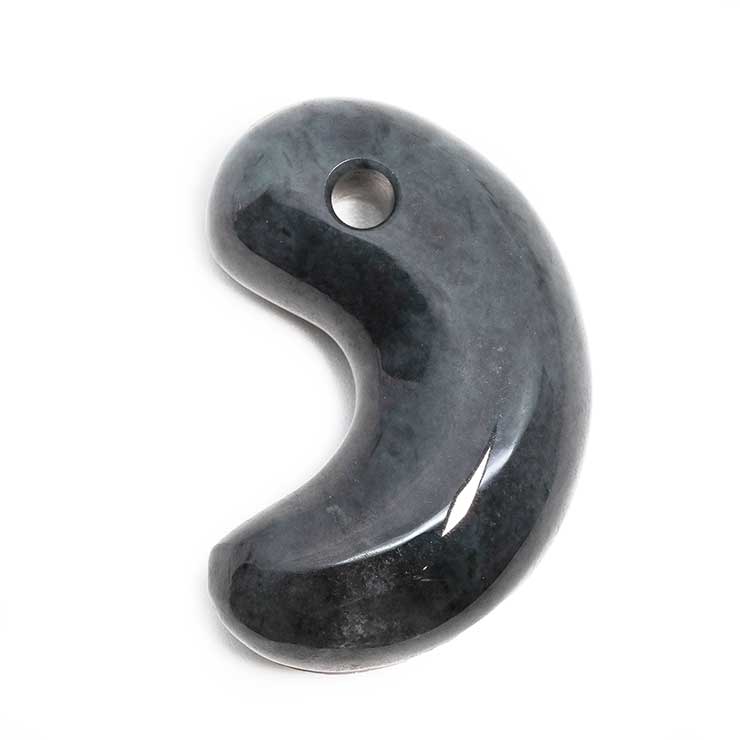 【一点もの】勾玉 糸魚川翡翠 黒 35mm【鑑別書付き】