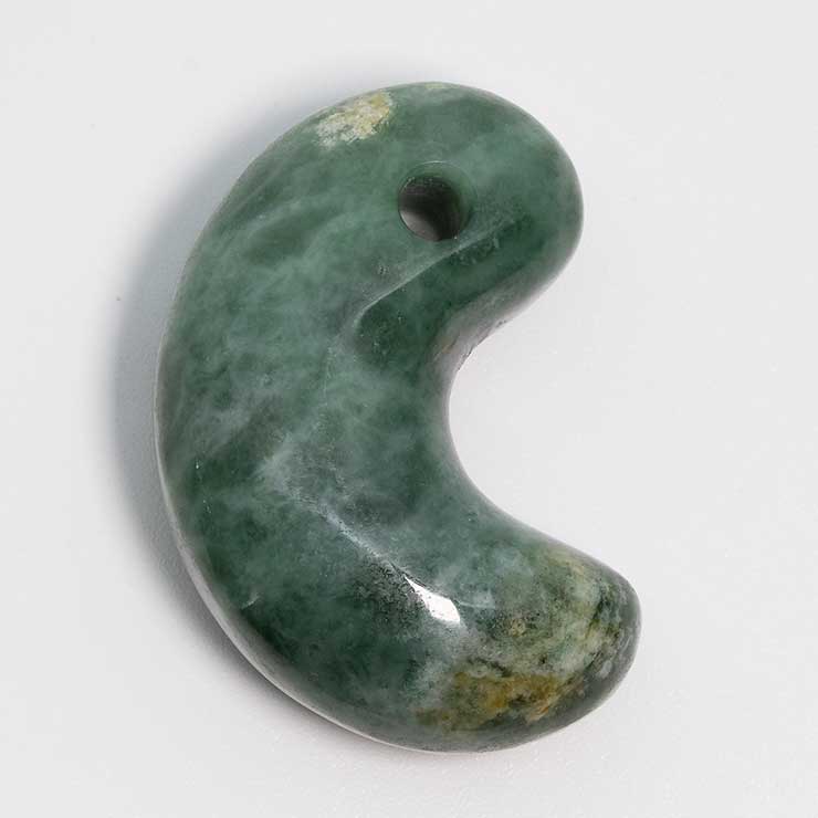 【一点もの】勾玉 糸魚川翡翠34mm【鑑別書付き】