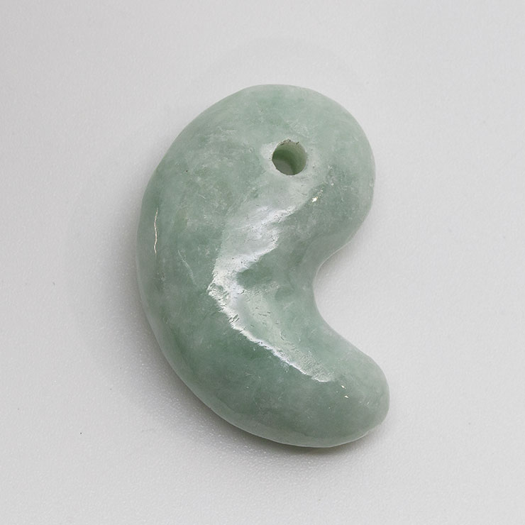 【一点もの】勾玉 糸魚川翡翠 30mm