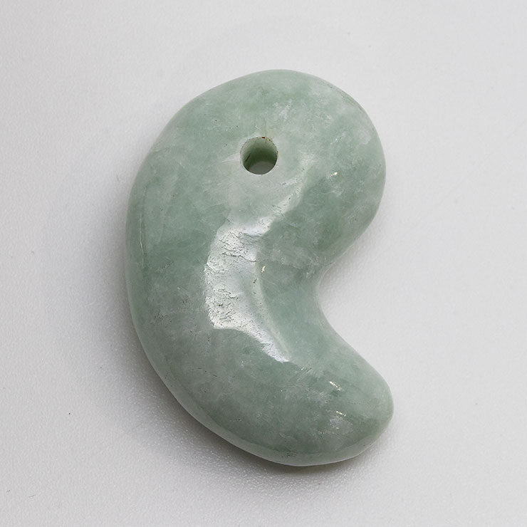 【一点もの】勾玉 糸魚川翡翠 30mm