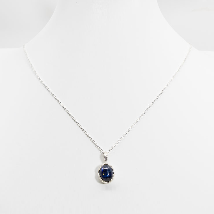 【一点もの】ネパール産カイヤナイト ペンダント【Leaf】