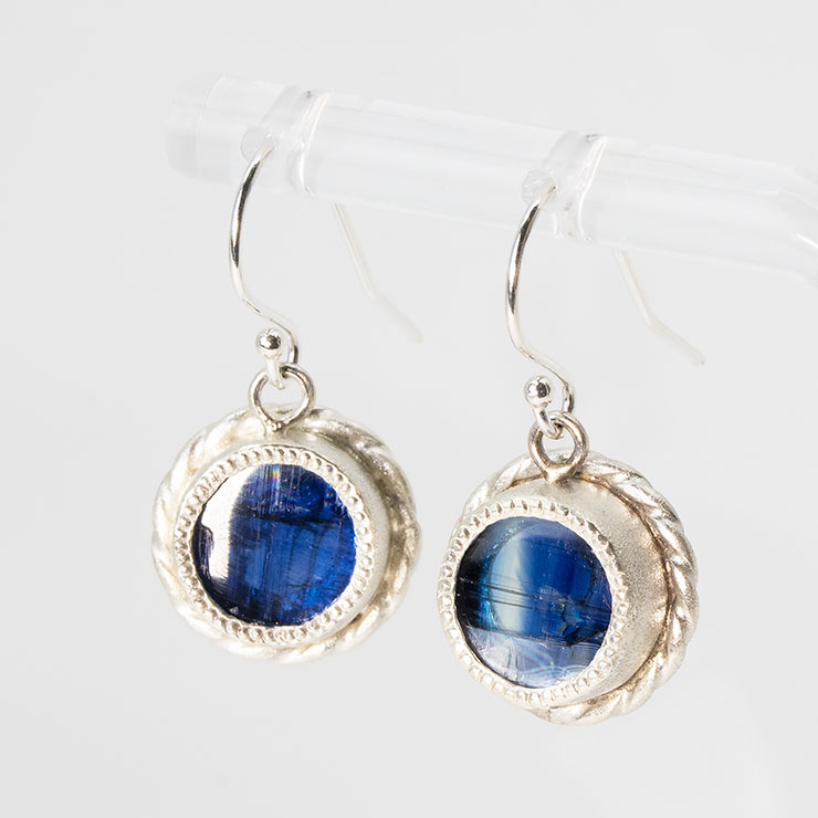 【一点もの】ネパール産カイヤナイト ピアス